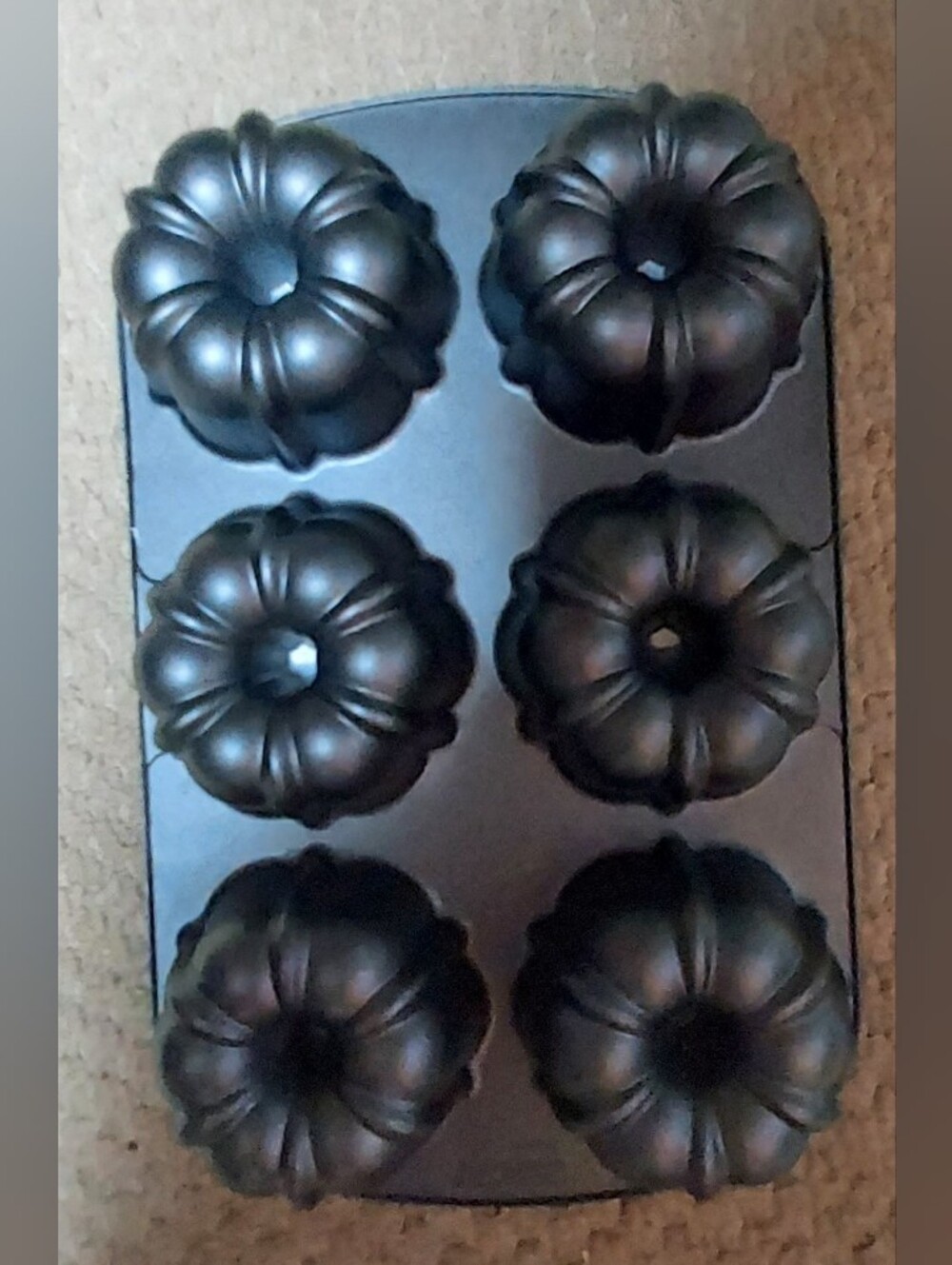 Nordic Ware 6 Small Cavity Bundt Muffin Pan Black Aluminum Rectangle Made USA